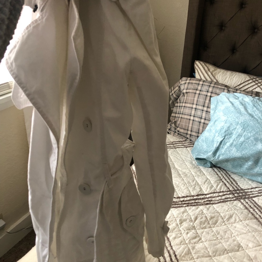 White jacket - Picture 3 of 4
